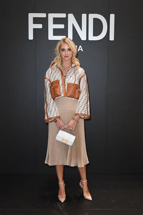 fendi tranch arancione chiara ferragni